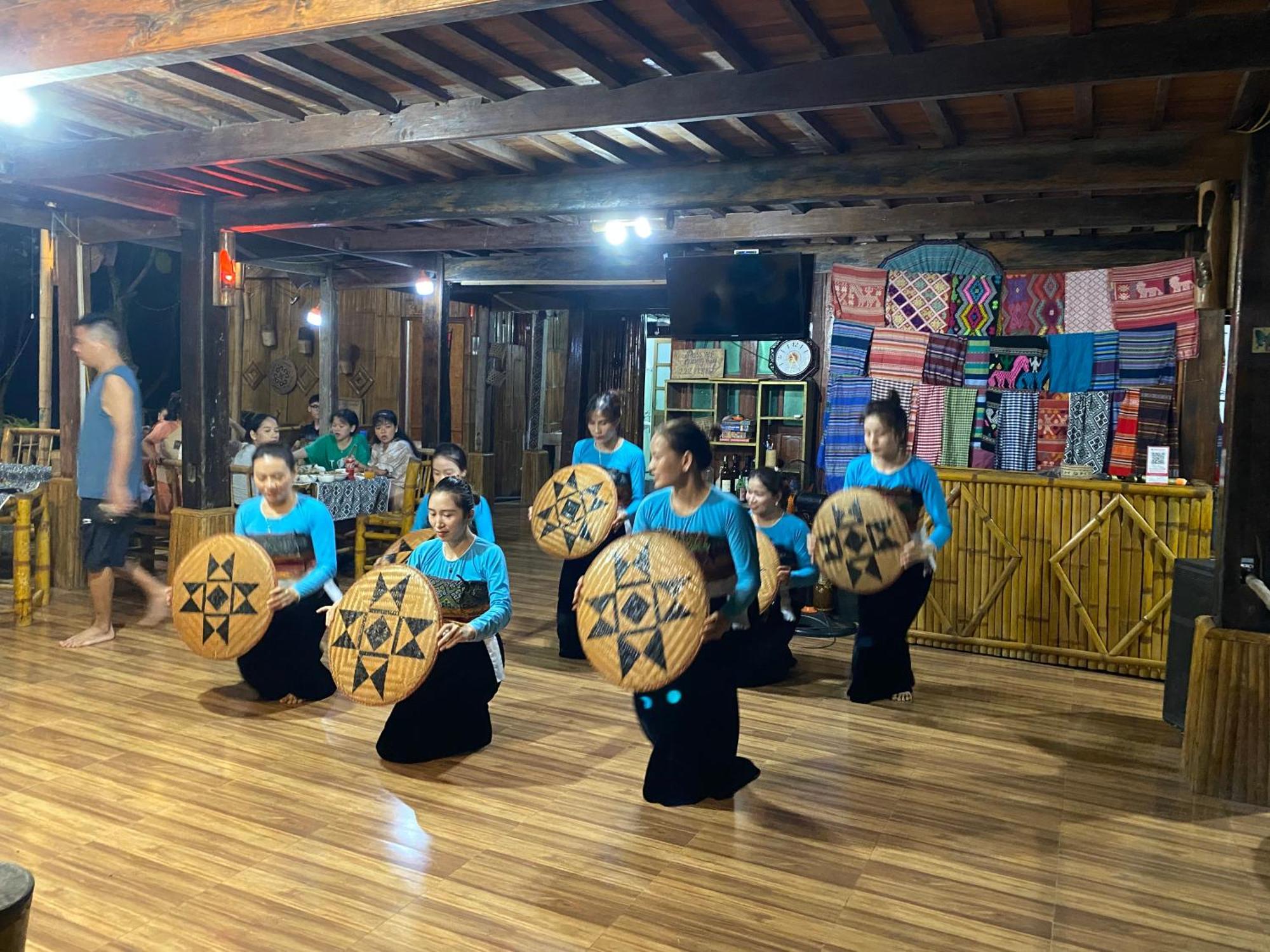 Truong Huy Homestay 마이쩌우 외부 사진