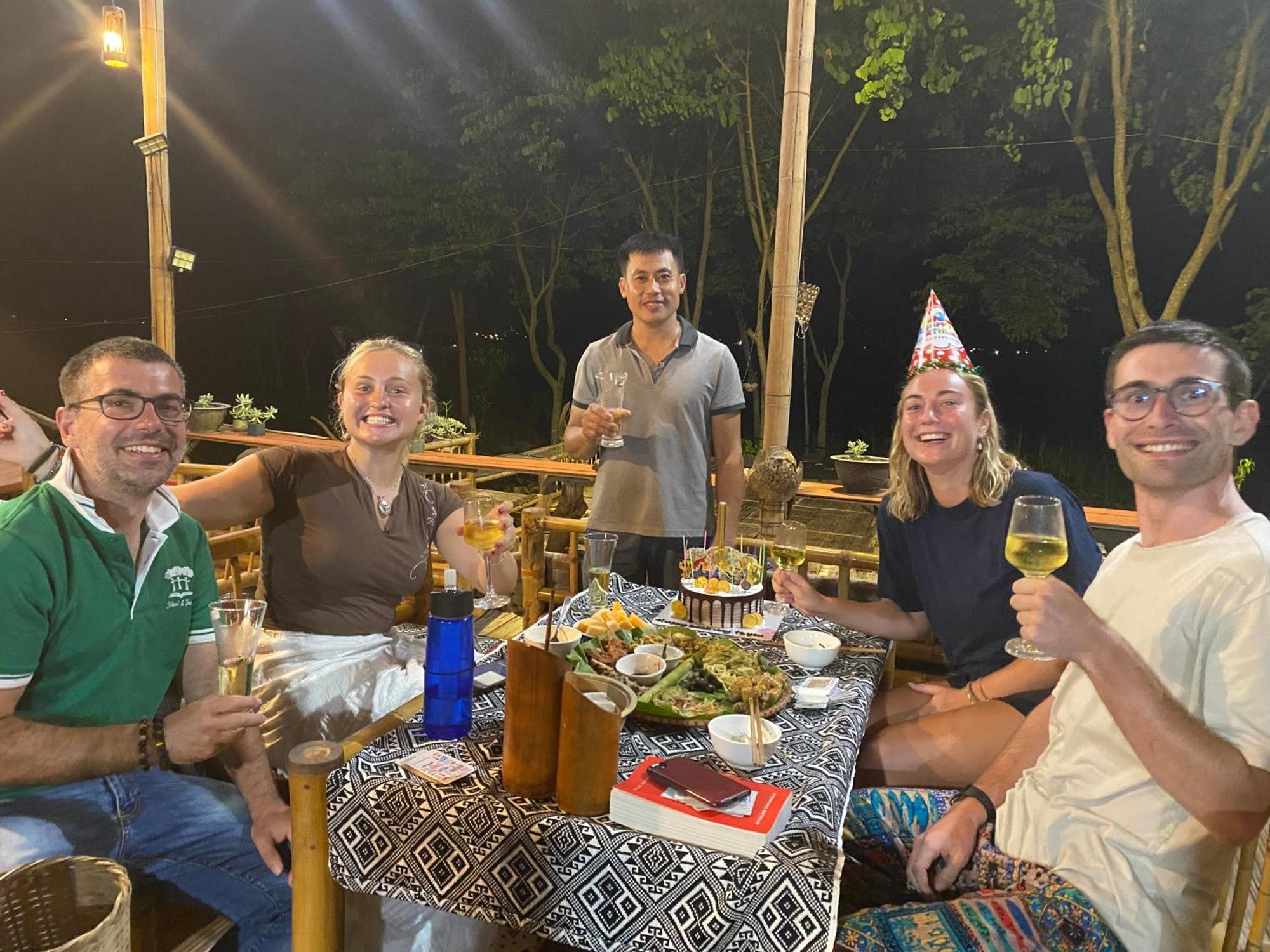 Truong Huy Homestay 마이쩌우 외부 사진