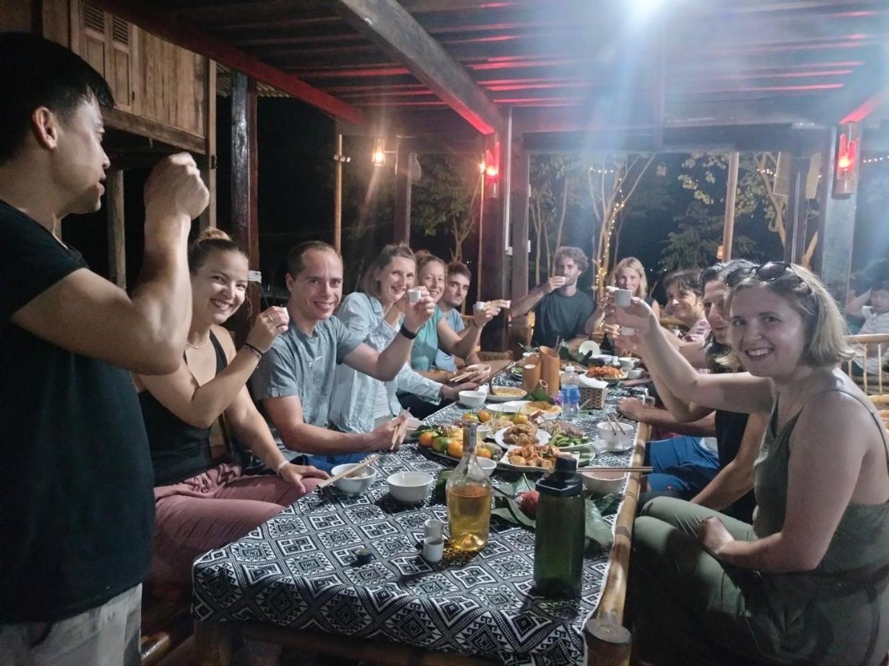 Truong Huy Homestay 마이쩌우 외부 사진