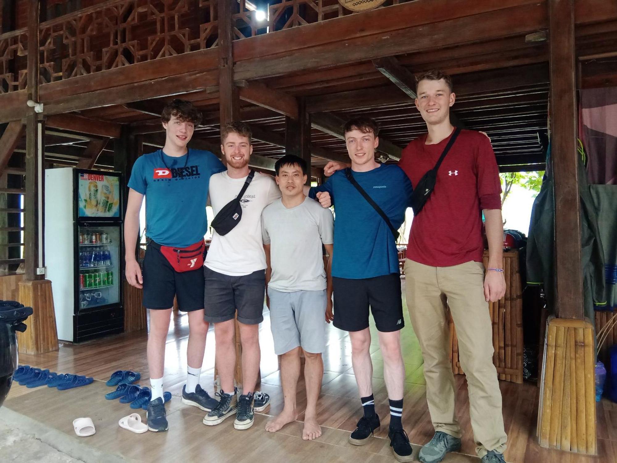 Truong Huy Homestay 마이쩌우 외부 사진